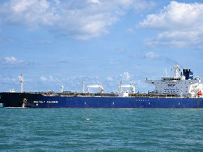 Avanza buque petrolero ruso hacia Cuba