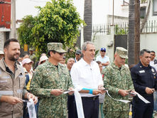 Pepe Chedraui entrega obras de rehabilitación vial en Zaragoza