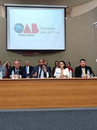 OAB Juiz de Fora realiza solenidade de entrega de carteiras a 23 novos(as) advogados(as) e 2 estagiários(as)