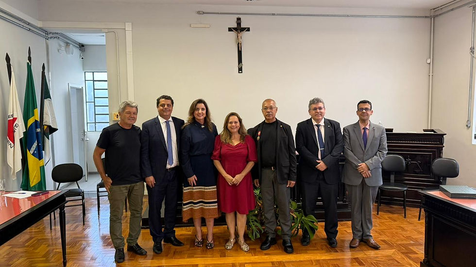 Presidente da OAB Juiz de Fora prestigia entrega da Medalha Desembargador Hélio Costa ao servidor Celso Paço Cunha