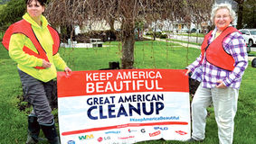 Volunteers Jodie Beabout and Peggy Wimer