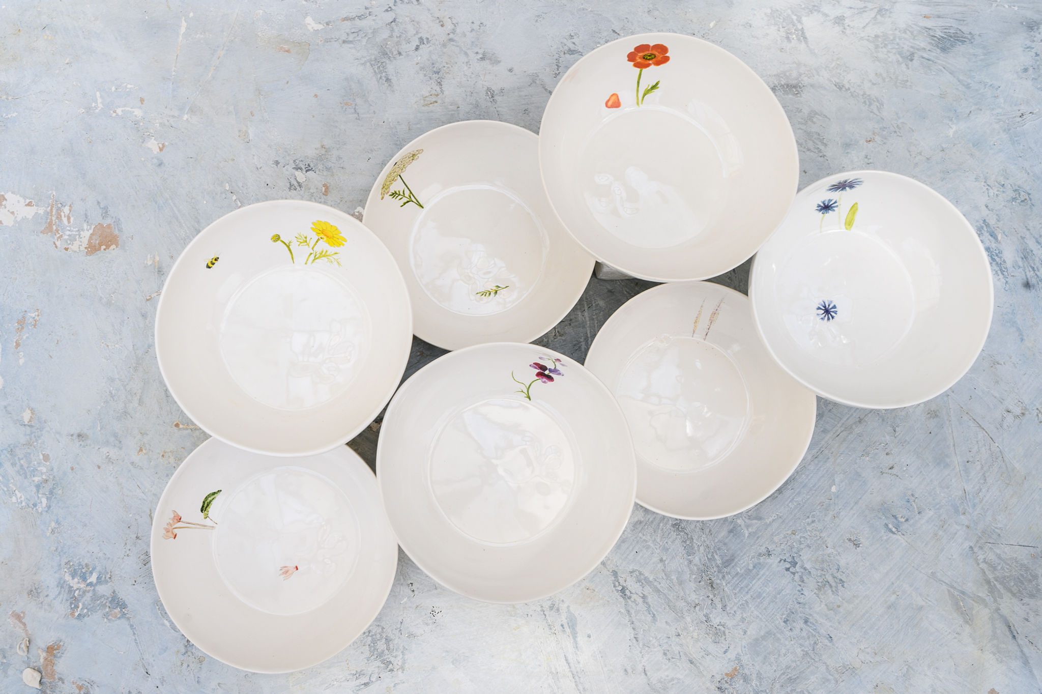 קערה מקרמיקה בעבודת יד - פריחה