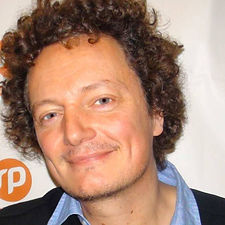 Les Larrons_Hamlet_Distribution (10).jpg