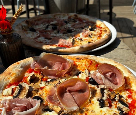 Pizza au feu de bois