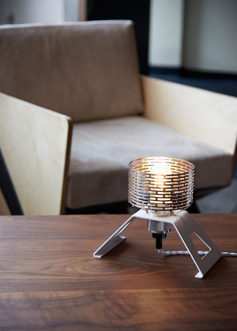 Thumbnail: A Frame Halo Table Lamp