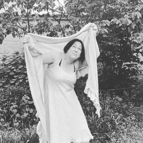 Ana Sivu-Daponte în spectacolul de teatru "Dansând la Lughnasa" de Brian Friel