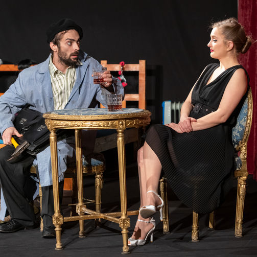 Anca Pascu și Robert Poiana in "Ce vrăji a mai făcut soția mea?" dupa John Tobias