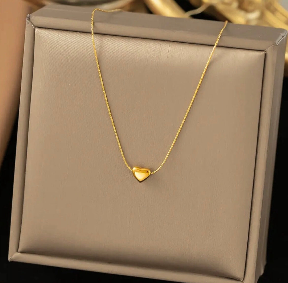 Minimalist Heart Pendant Necklace | 18K Gold Plated Anti-Tarnish Chain for Women