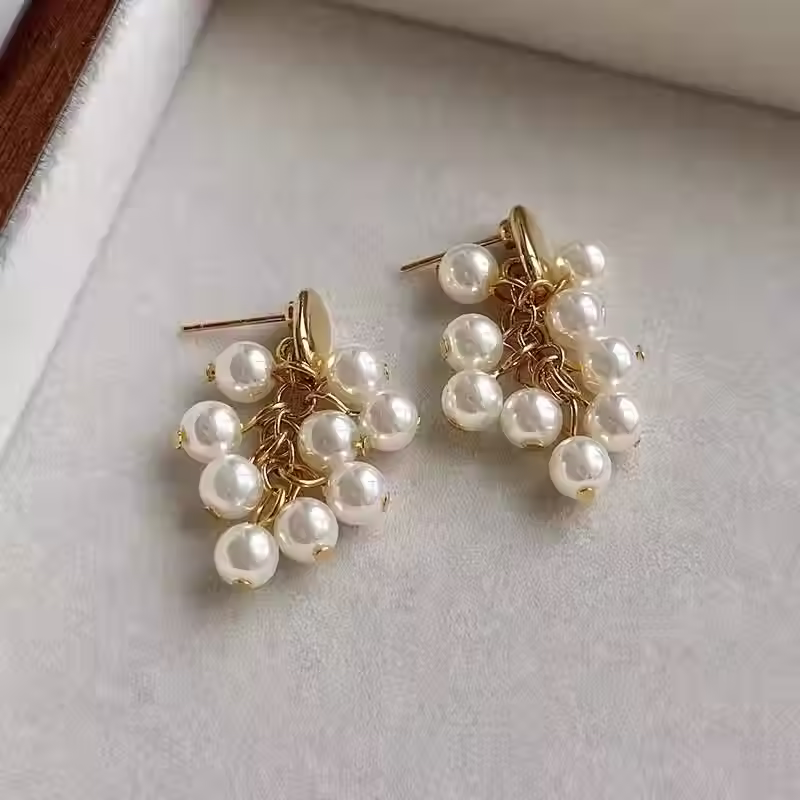 Thumbnail: Giffygo versatile baroque pearl korean stud earrings.