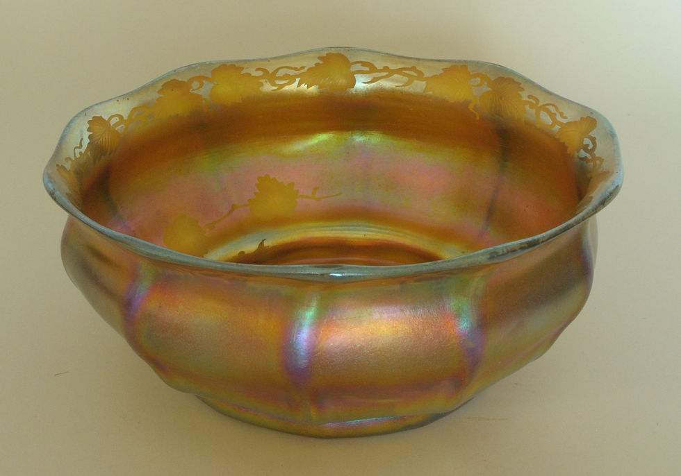 Ribbed Bowl with Softly Scalloped Rim
