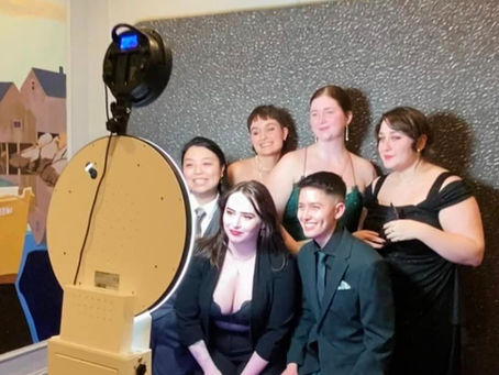 Make Your Wedding Unforgettable with a Photo Booth Experience