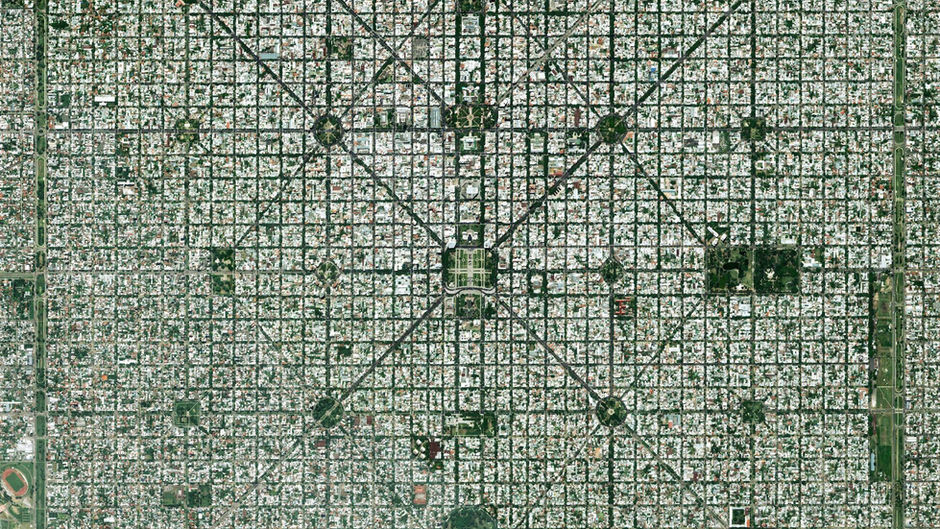 EJEMPLOS DE PLANIFICACIÓN URBANA 