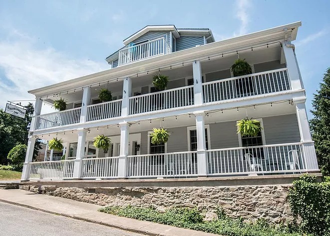 SOUTH LANDING INN