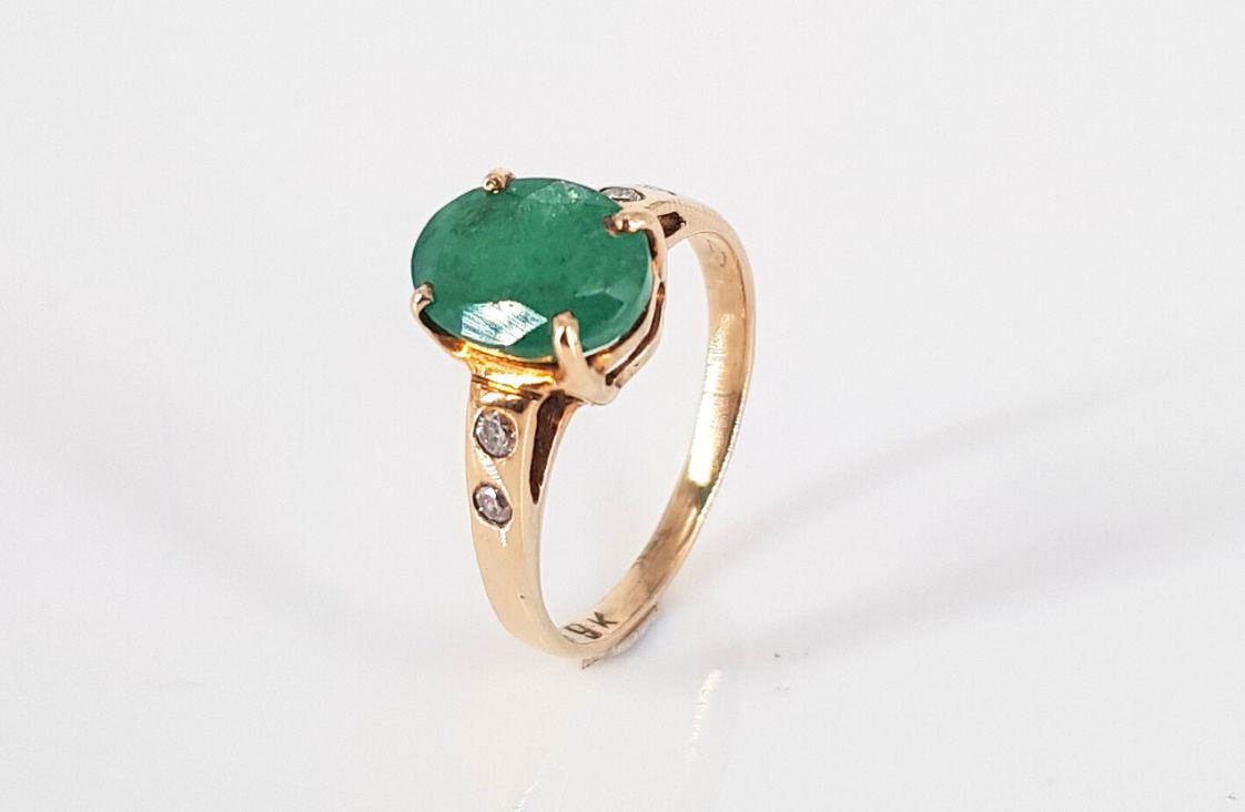 9CT YELLOW GOLD EMERALD RING