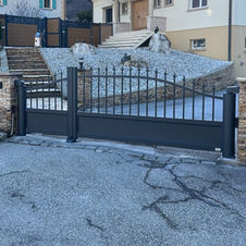 portail aluminium Valais Vaud Riviera Chabais Suisse
Art et portail par Surtech