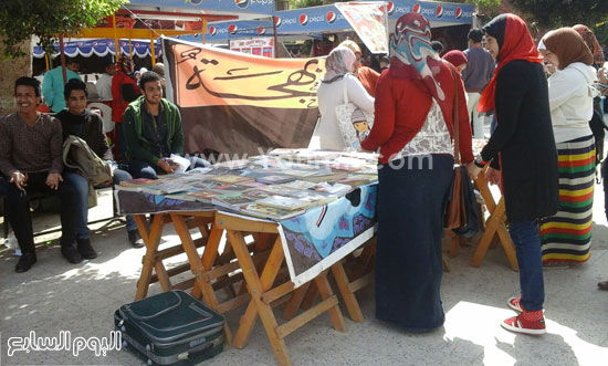 بالصور.. عشرات الطلاب يشاركون فى مهرجان “البهجة خانة” بسوهاج