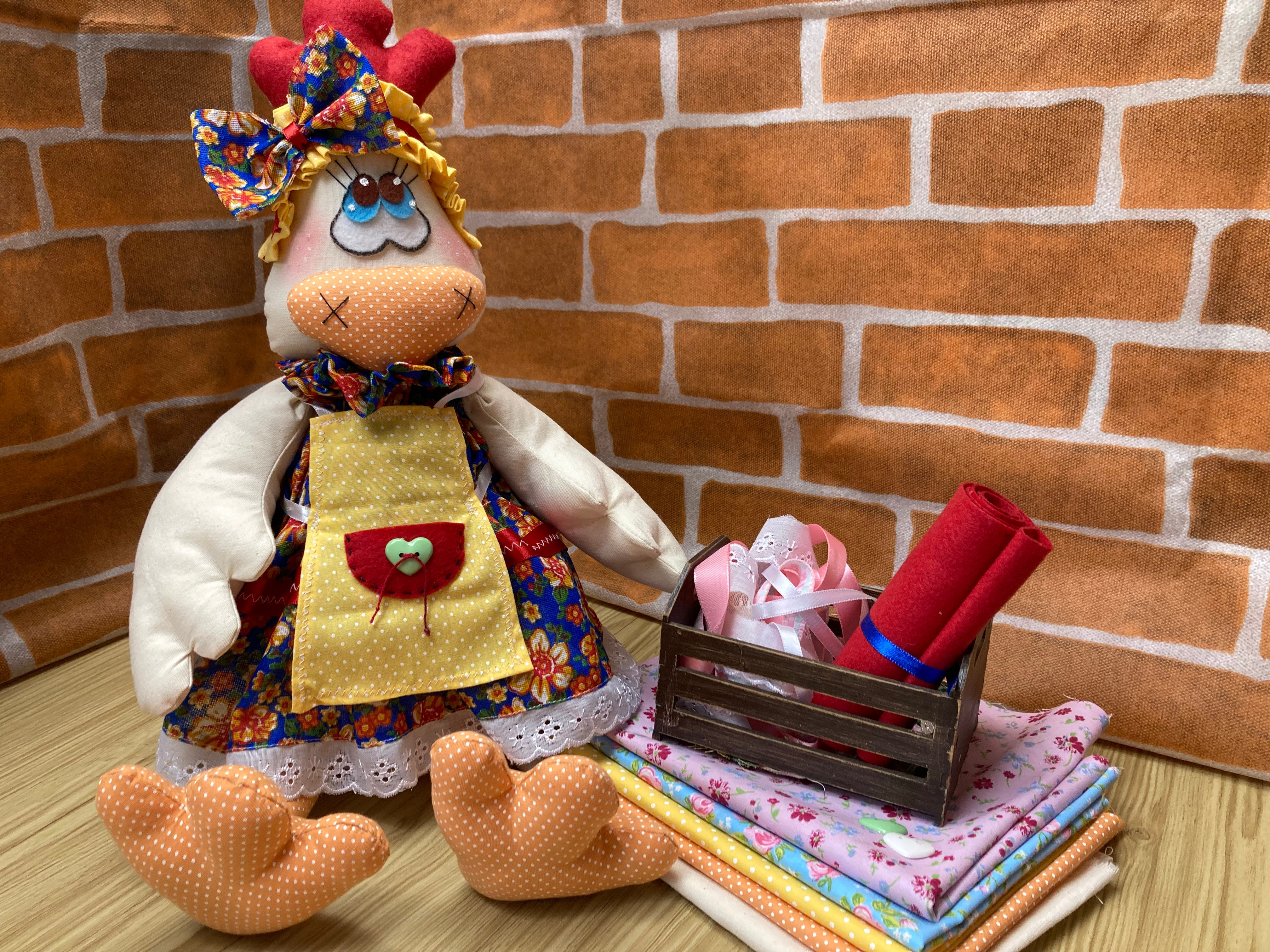 Galinha milu peso de porta