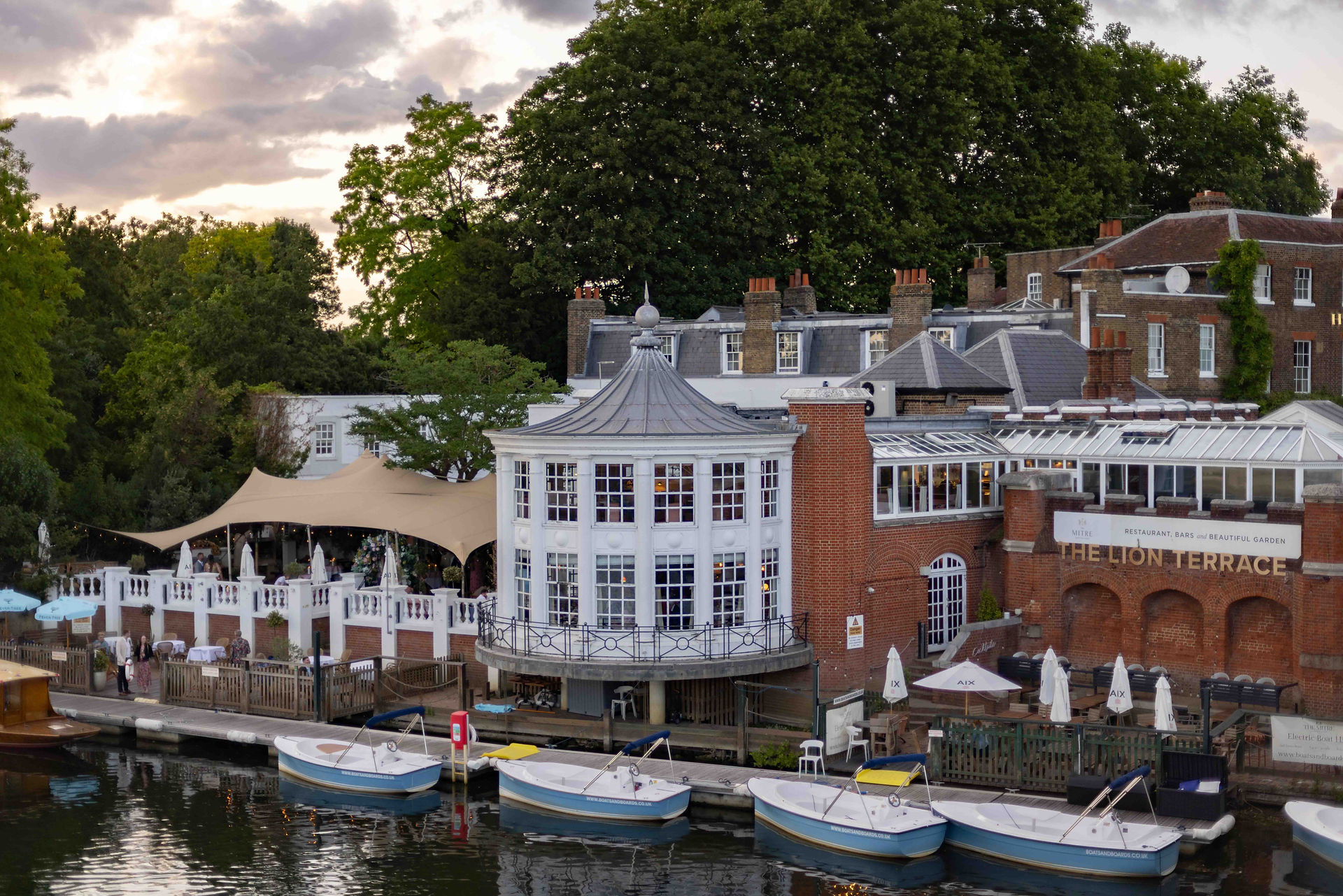 photographed by james ball weddings at the mitre hotel, hampton court 