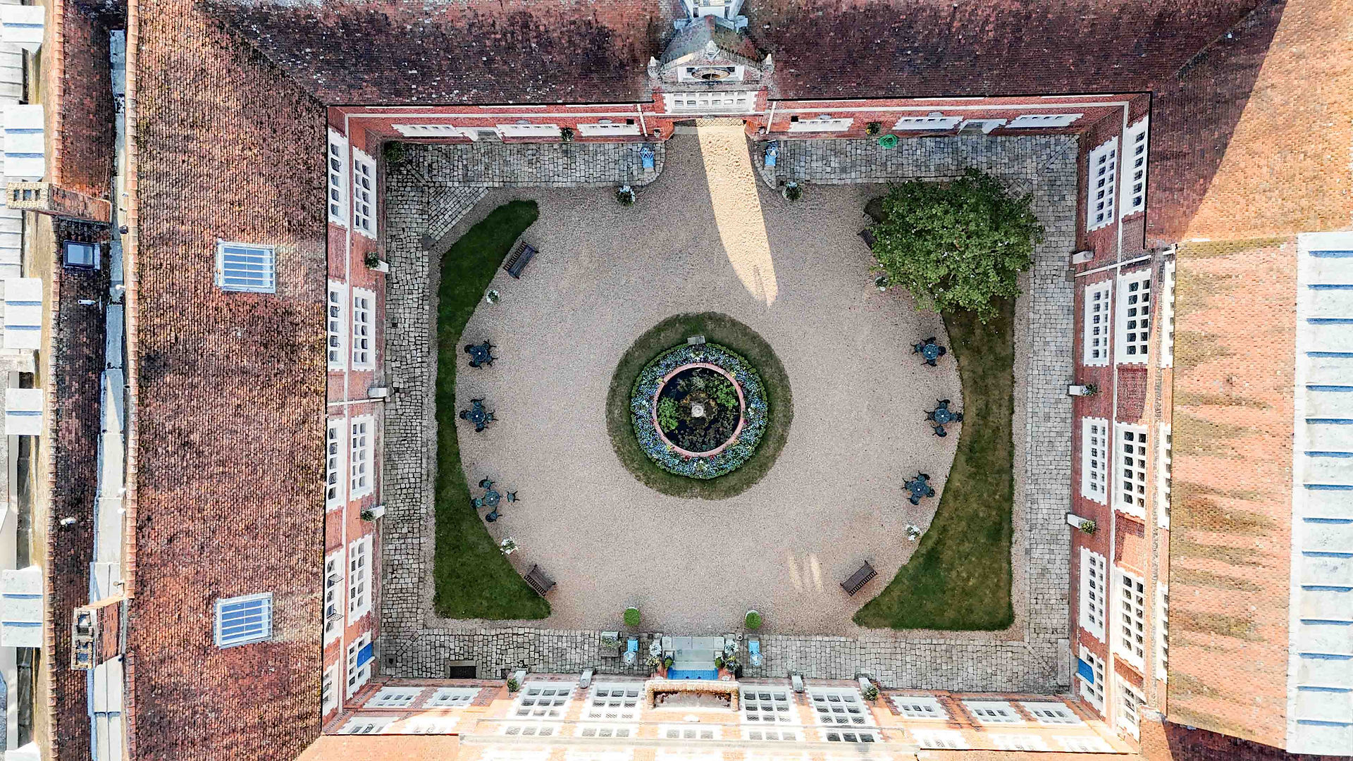 Gosfield Hall essex wedding photographer