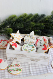 Box mit Keksen Weihnachten Saisonware Zuckerbäckerinbackt