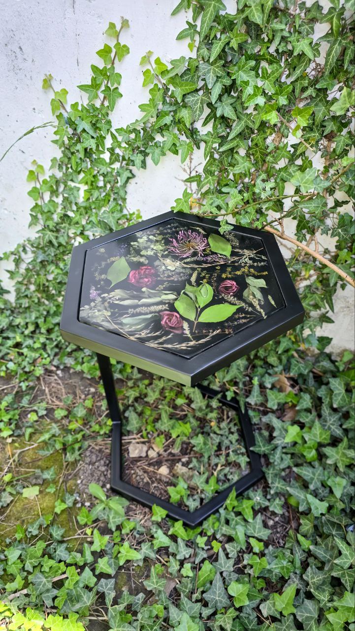 hexagon bedside table with metal base and epoxy resin top with natural dry flowers