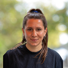 Katrin_Griesbeck_mit_Hintergrund.jpg
