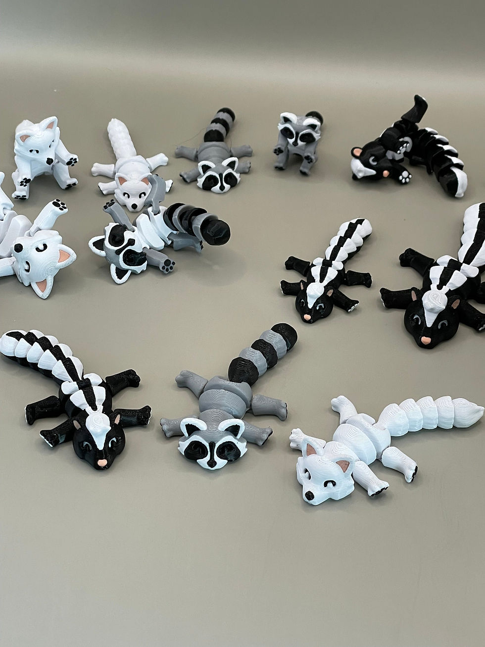 الصورة المصغرة: Skunk Fidget Toy - Desk Decor Trash Baby Skunk - Multiple Sizes Available to mak