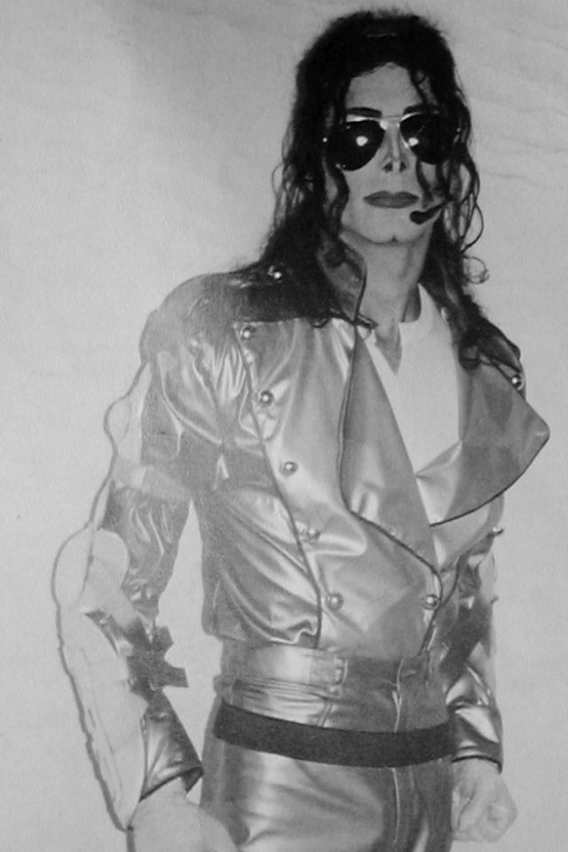 Alon, artiste imitateur Michael Jackson disponible pour spectacles et événementiel.