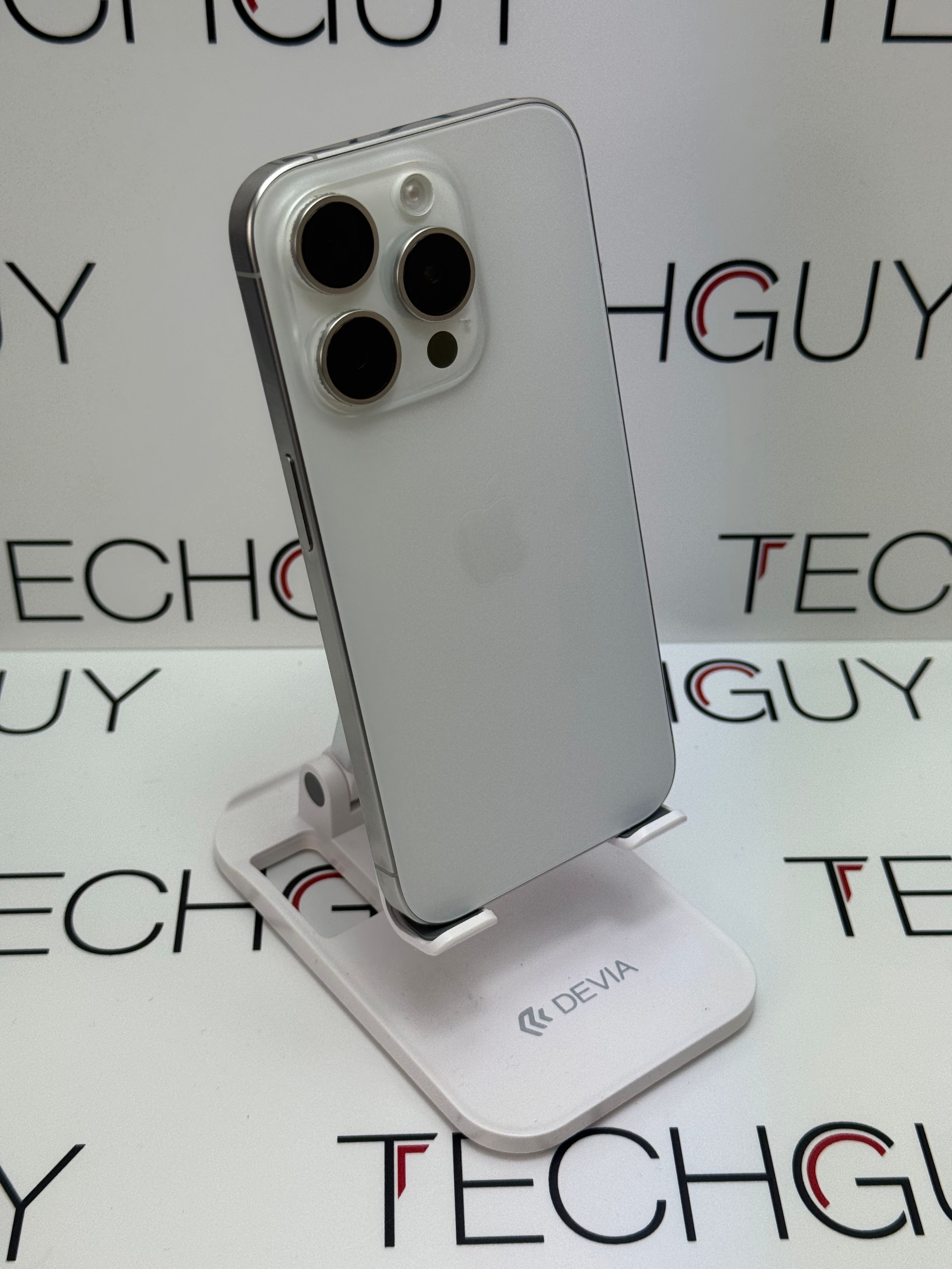 Apple iPhone 15 Pro - 256GB - White Titanium - 2406