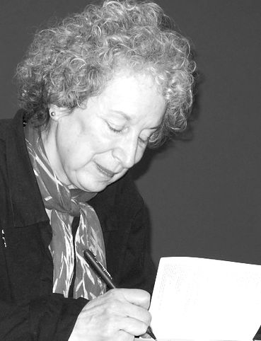 Margaret-Atwood_19_edited.jpg