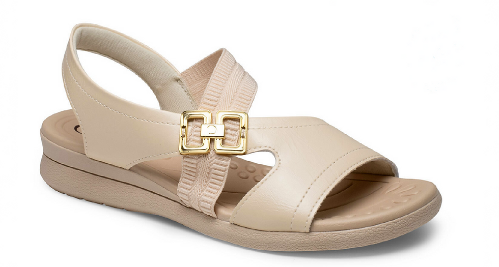 Sandália papete calce fácil salto anabela Campesí, na cor bege baunilha com fivela dourada lateral, palmilha eva comfort 