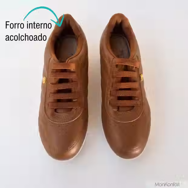 O tênis feminino casual Modare Amparo Avelã tem bico amendoado que acomoda confortavelmente os dedos dos pés durante o uso.
