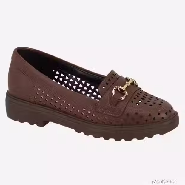 O mocassim feminino Brisa Café possui palmilha Ultracomfy Modare, corte a laser, solado tratorado e design loafer moderno.