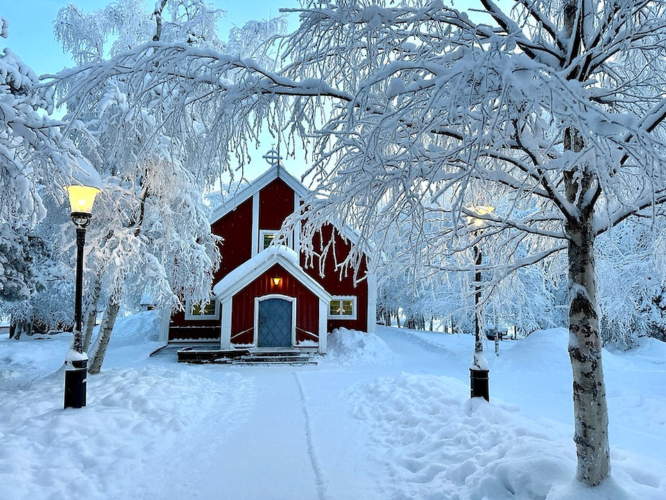 Chiesa innevata a Kiruna, in Lapponia Svedese