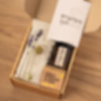 חבילה יפהפייה עם פרחי לבנדר, נר, וסבון