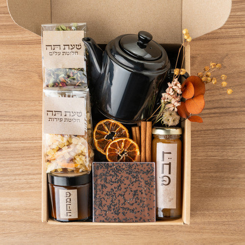Tea Time Mathafi TEA TIME | המלקטות