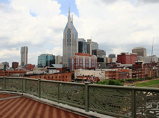 bat-building-bridge-city-374564.jpg