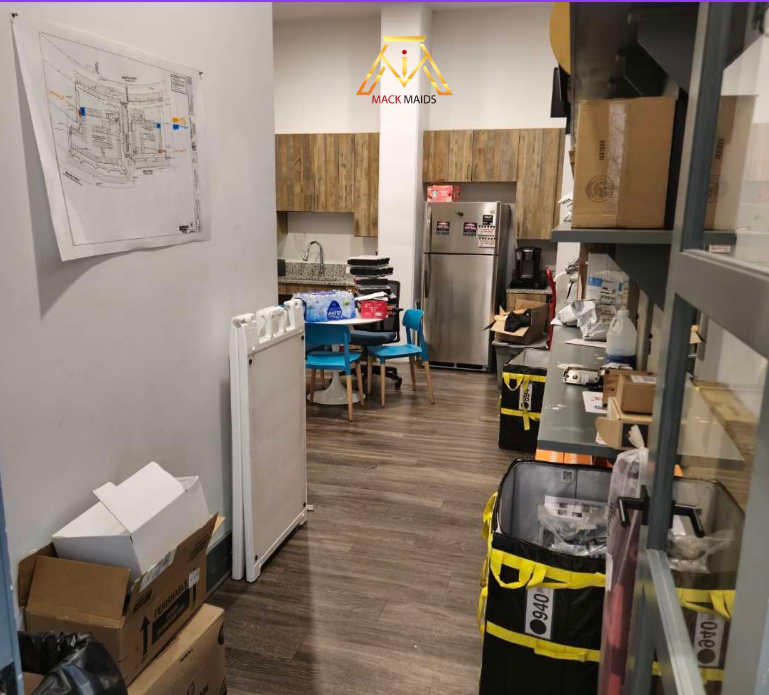 Office Cleaning Checklist: What to Expect from the Pros