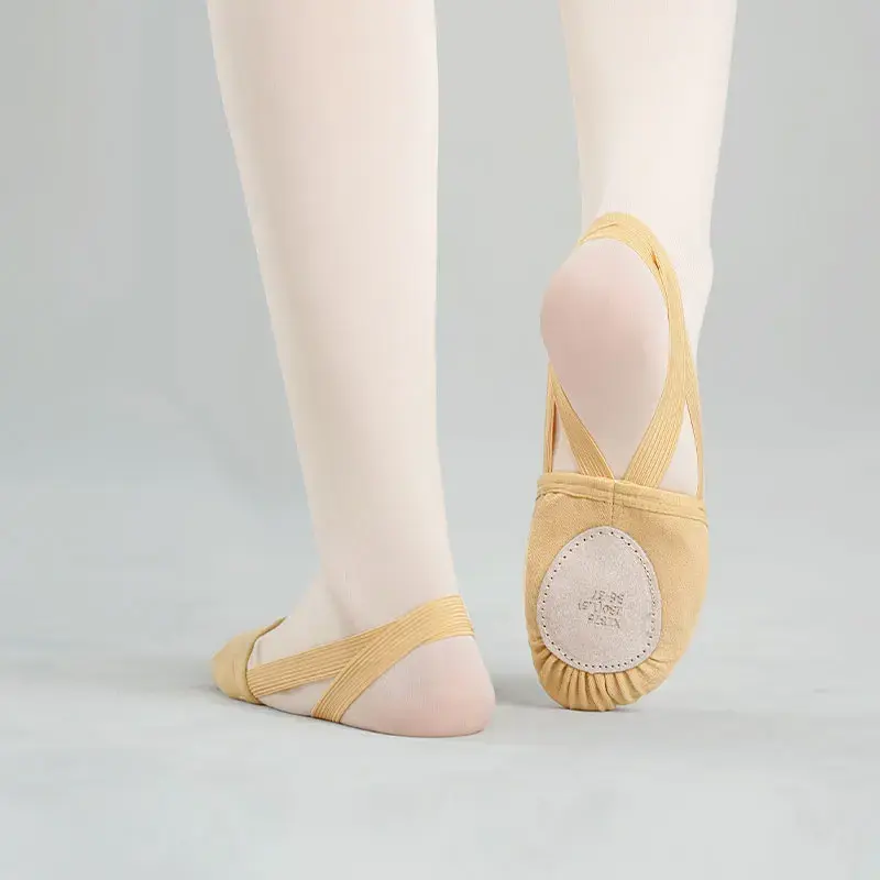 Küçük resim: Rhythmic Gymnastic Shoes