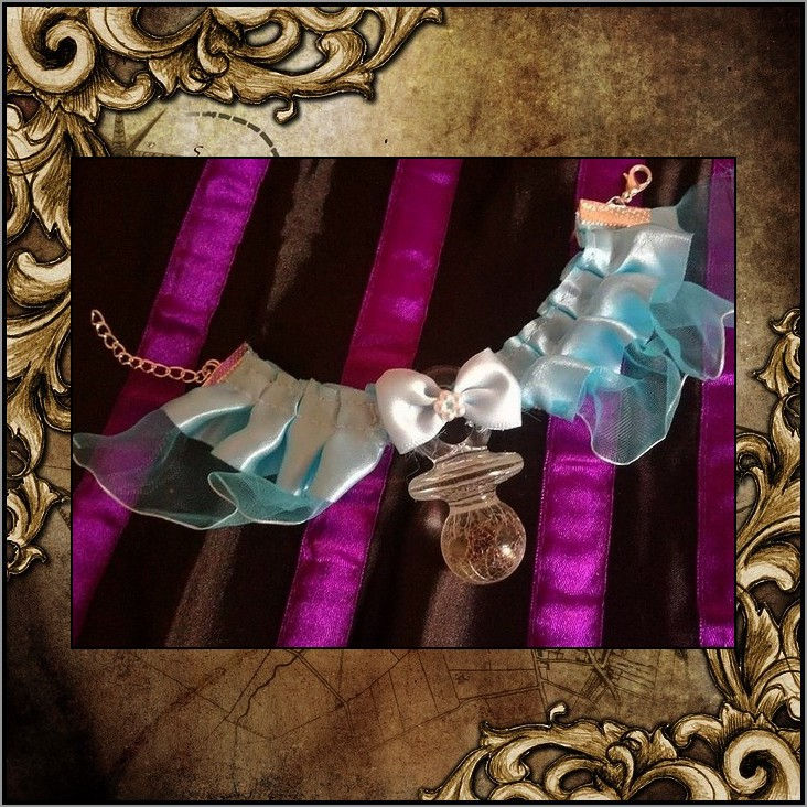 Miniature : Bracelet Cosplay Lolita Pin Up Dentelle Vintage Noeud Clochette Bleu Tétine