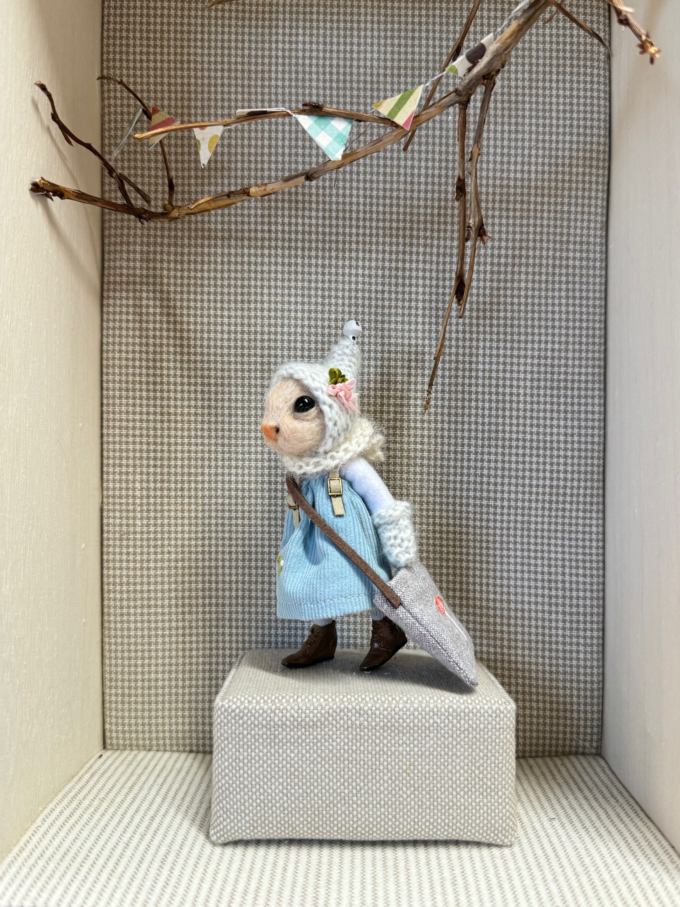 Needle felted mouse with bag  