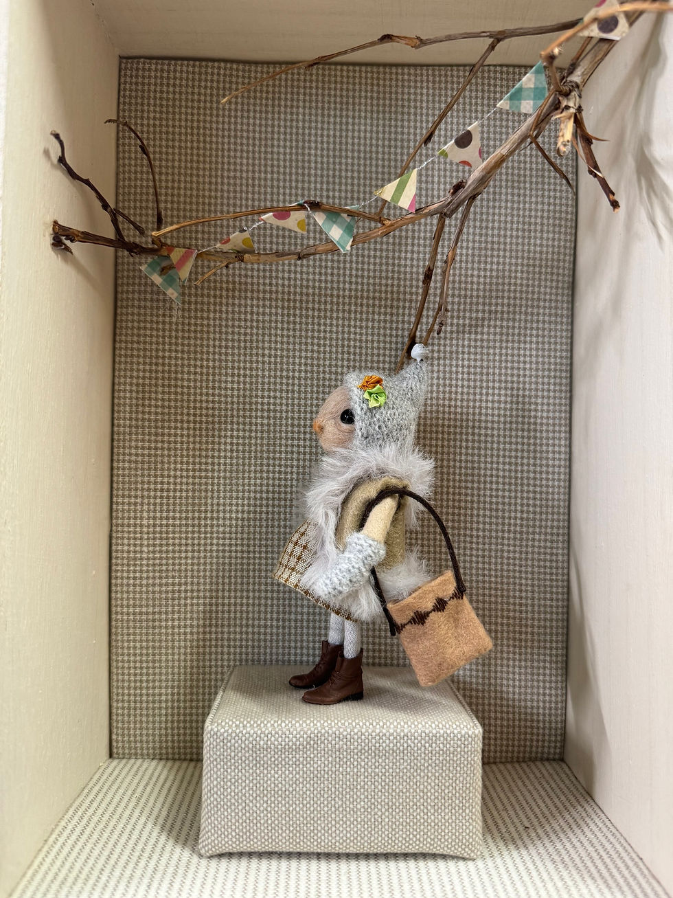 Thumbnail: Needle felted mouse in gilet 