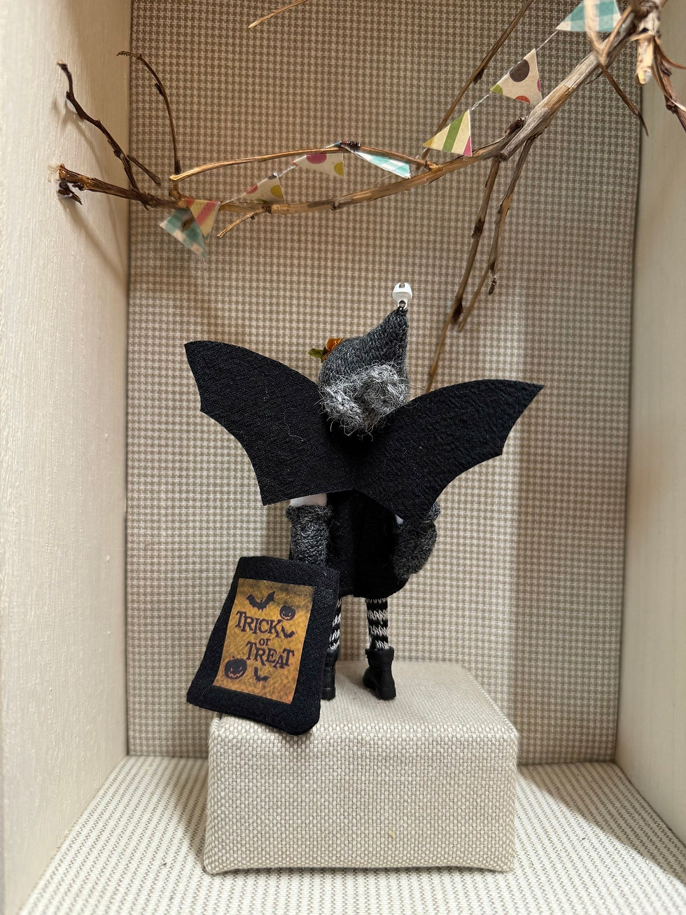 Thumbnail: Needle felted bat mouse  