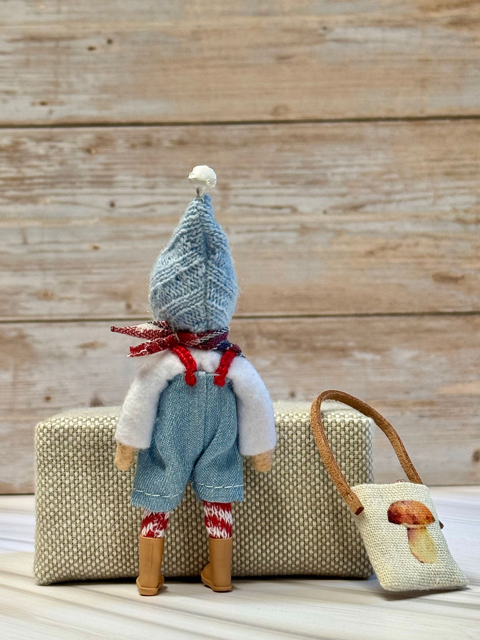 Thumbnail: Extra small needle felted boy mouse  