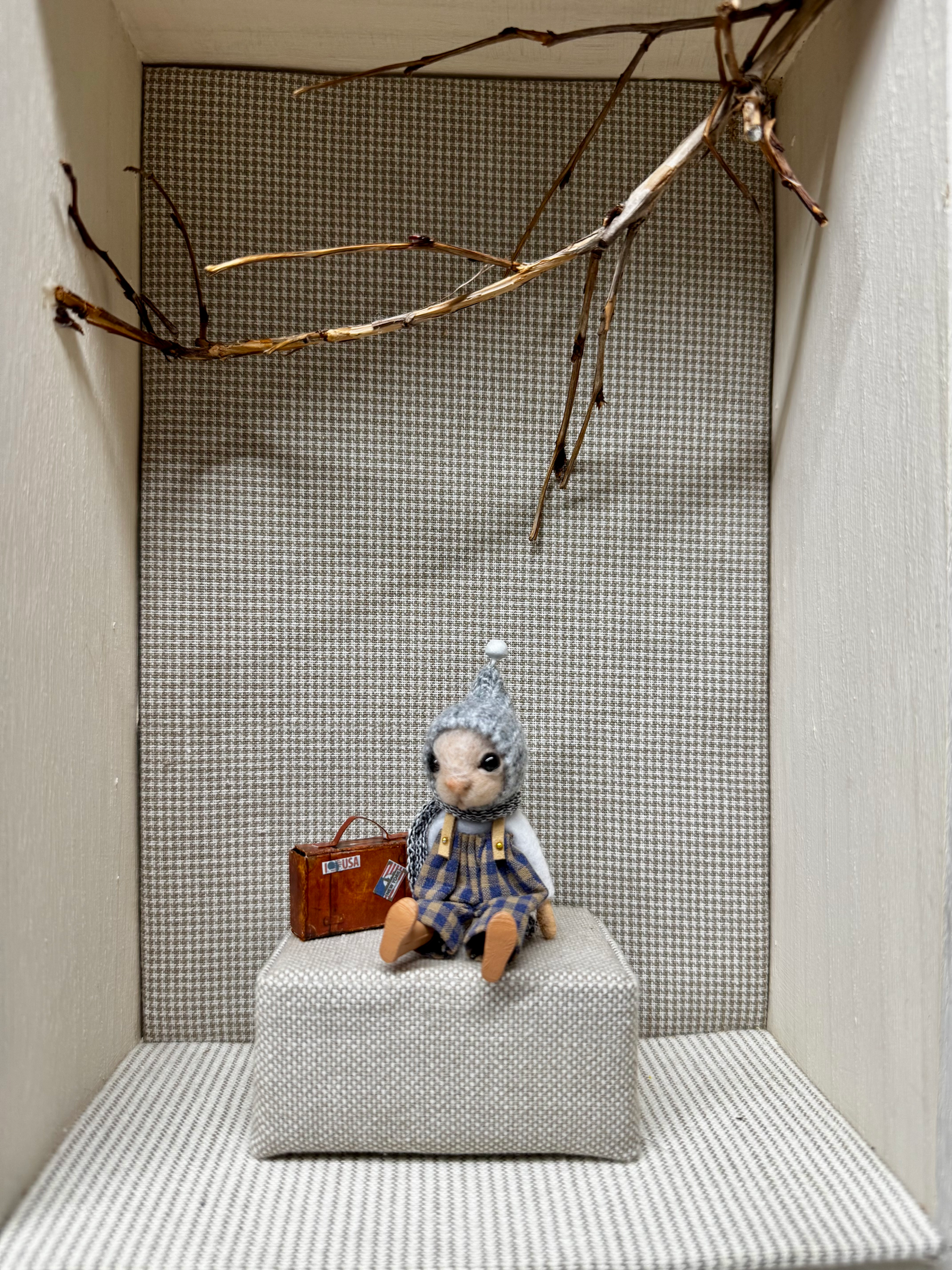 Extra small needle felted boy mouse  