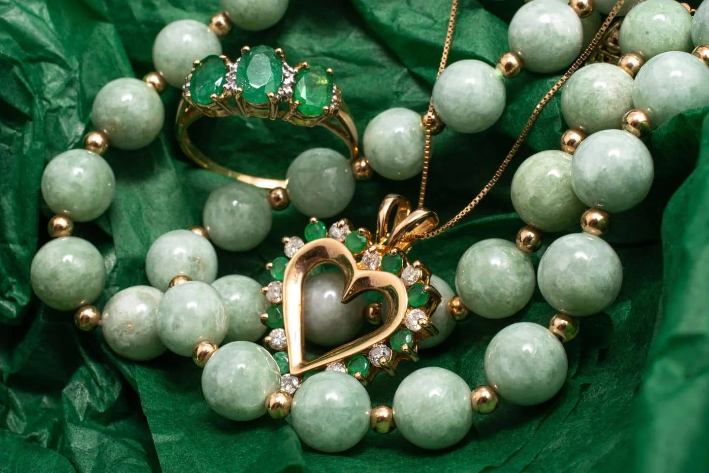 Estate Green Finger Ring