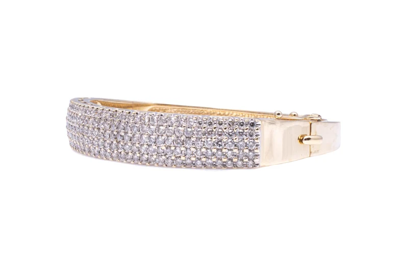 Diamonds Ring