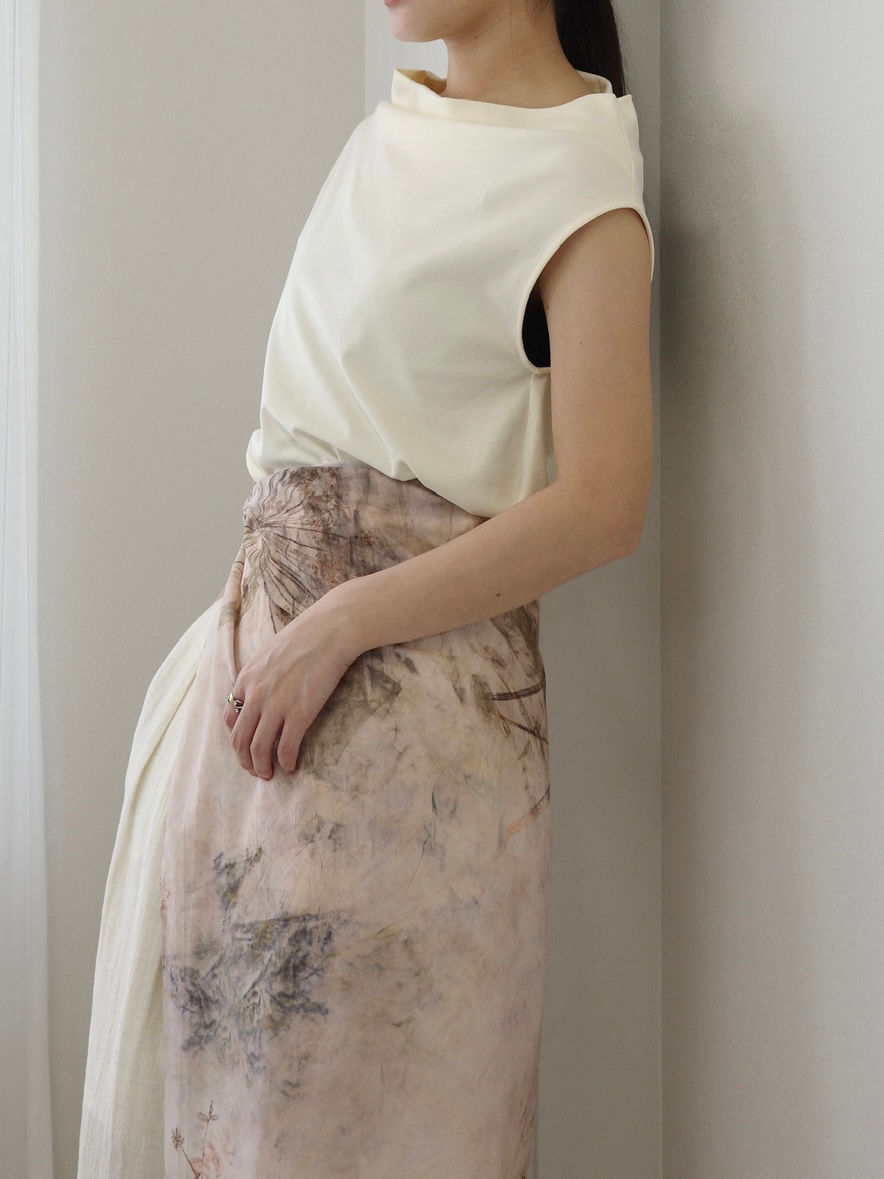 サムネイル： Sloped Shoulder Tops