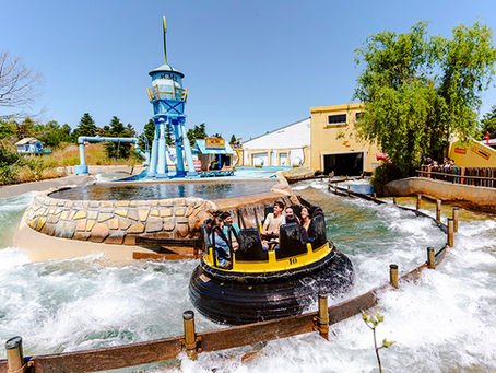 Está calor? Estas 5 atrações aquáticas no Parque Warner Madrid são a grande salvação!