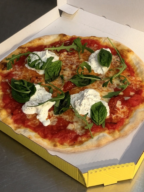 pizza La Mafia se sienta a la mesa